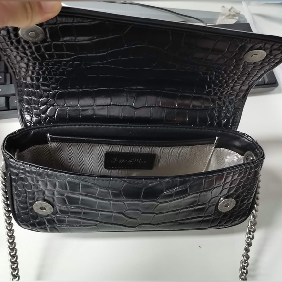 Genuine leather Handcrafted with detachable chain purse / shoulder bag - Picture 5 of 8